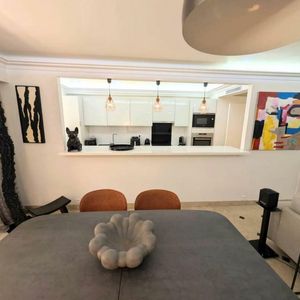 Property in Carre d'Or