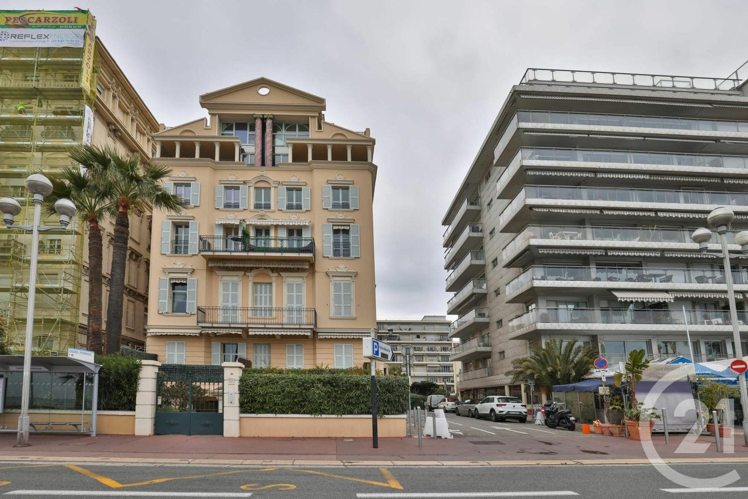 Property photo in Carre d'Or
