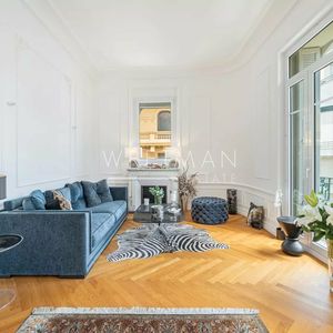 Property in Carre d'Or