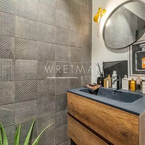 Property in Carre d'Or