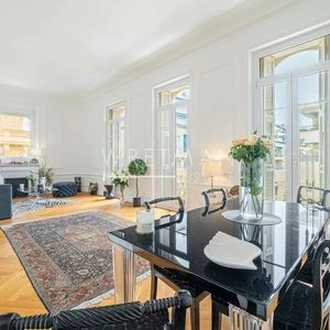 Property in Carre d'Or