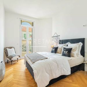 Property in Carre d'Or