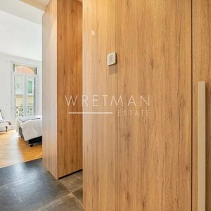 Property in Carre d'Or