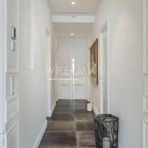 Property in Carre d'Or