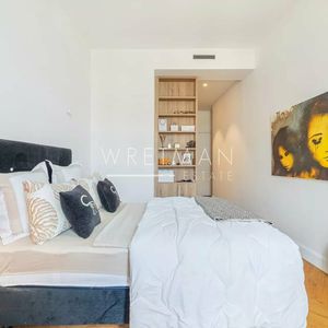 Property in Carre d'Or