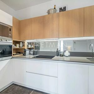 Property in Carre d'Or