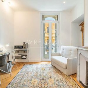 Property in Carre d'Or