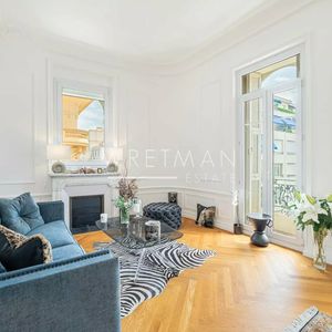 Property in Carre d'Or