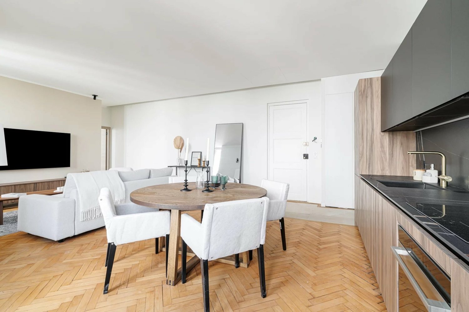 Property photo in Port