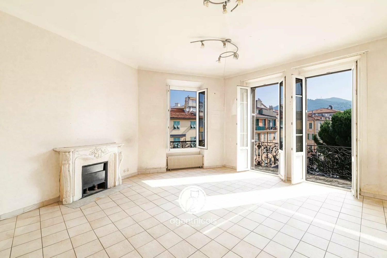 Property photo in Port