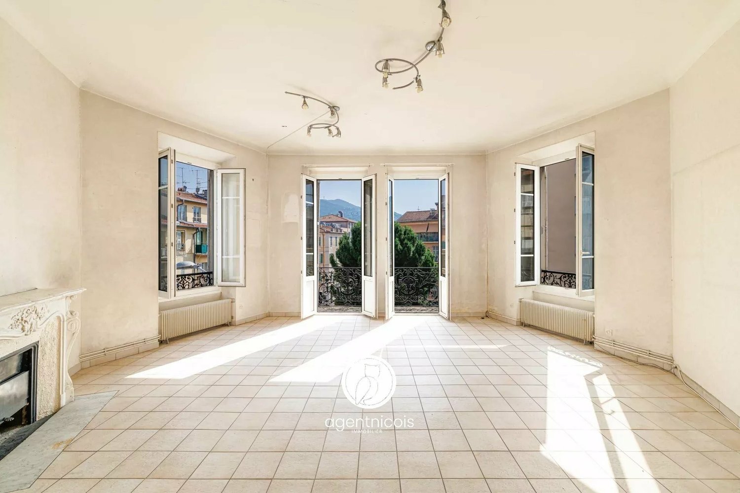 Property photo in Port