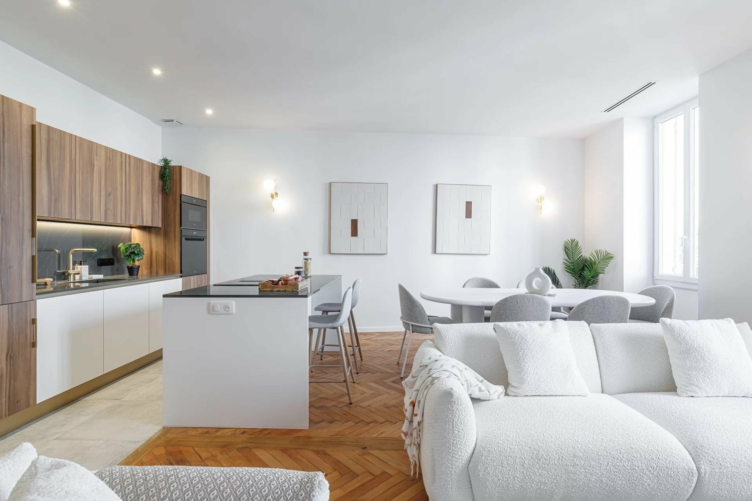 Property photo in Port