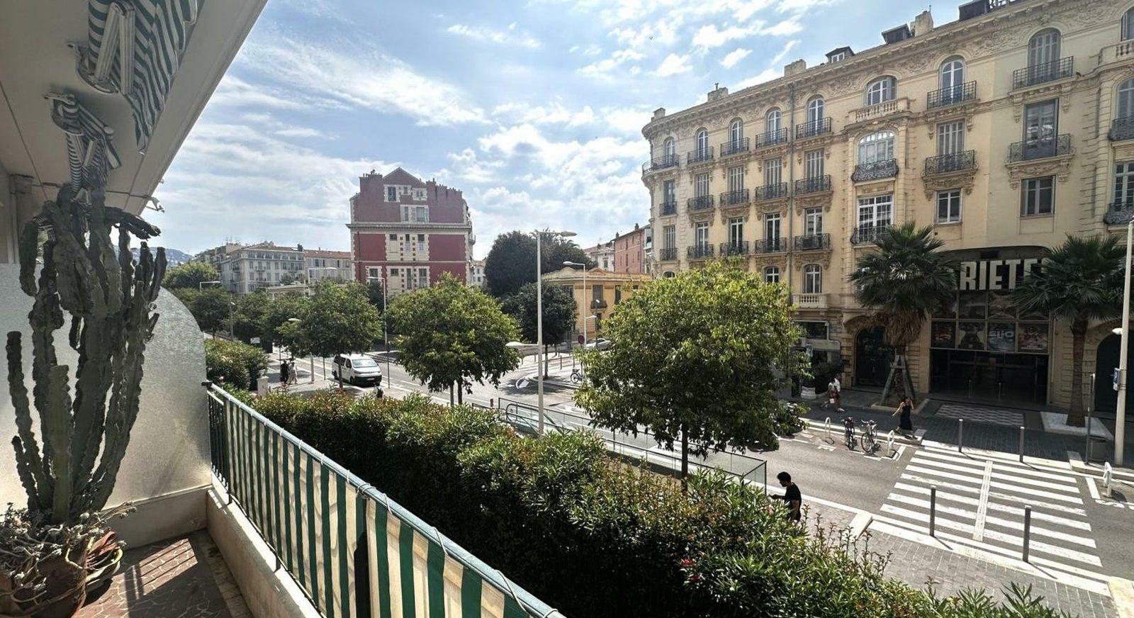 Property photo in Carre d'Argent