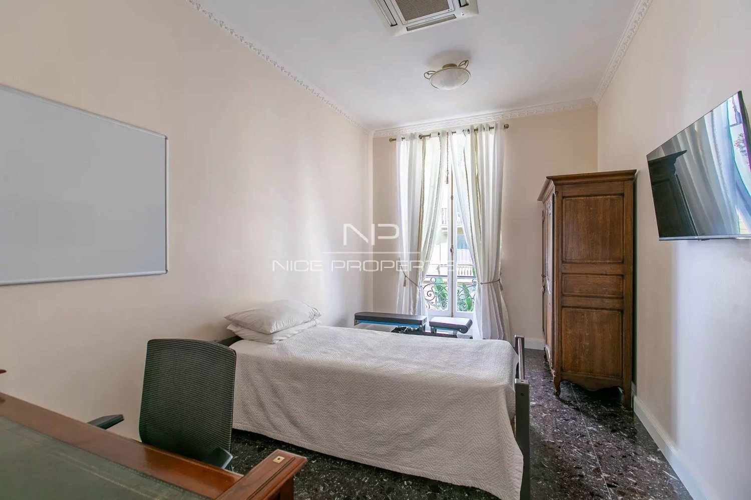 Property photo in Carre d'Argent