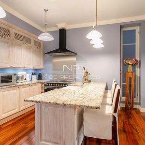 Property in Carre d'Argent