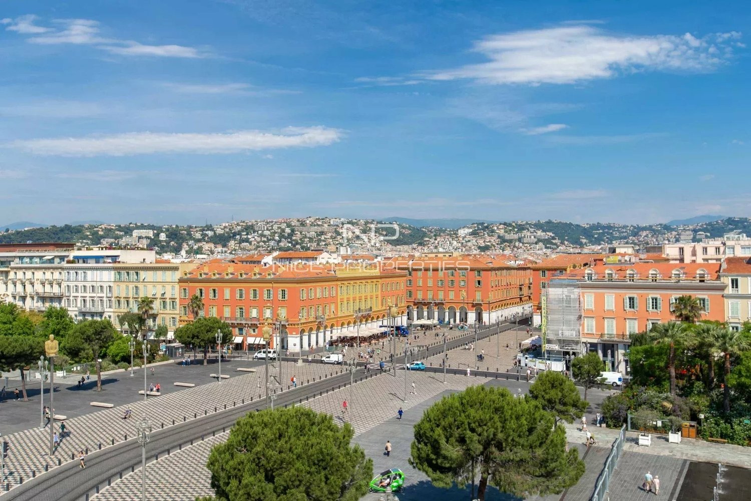 Property photo in Carre d'Argent