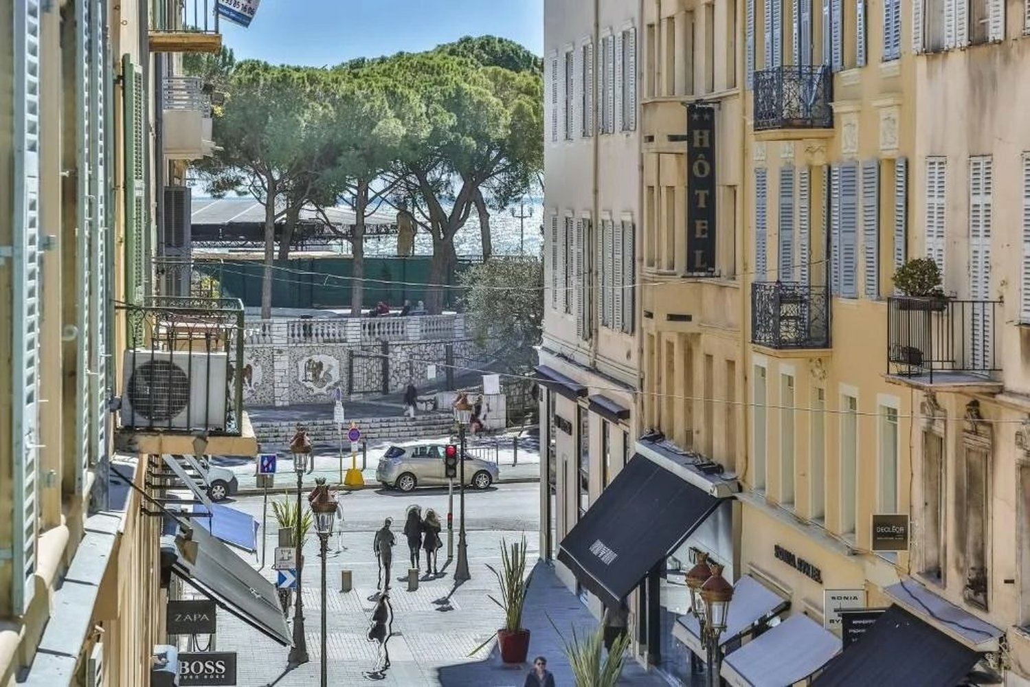 Property photo in Carre d'Argent