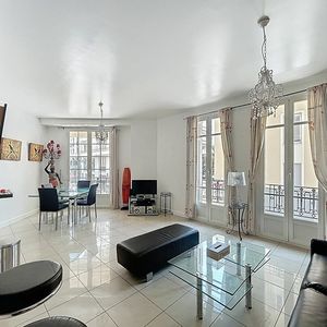Property in Carre d'Or