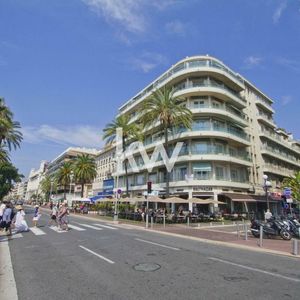 Property in Carre d'Or