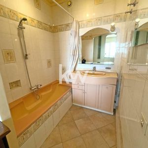 Property in Carre d'Or