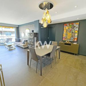 Property in Carre d'Or