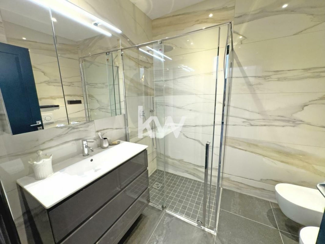 Property photo in Carre d'Or