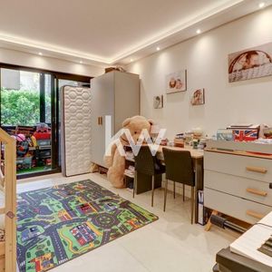 Property in Carre d'Or