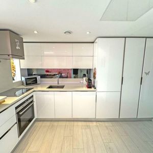 Property in Carre d'Or