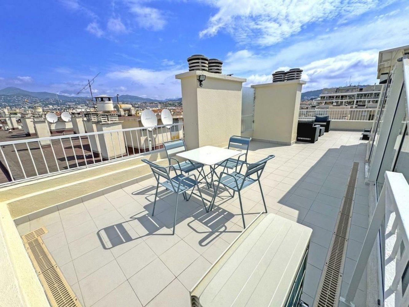 Property photo in Carre d'Or