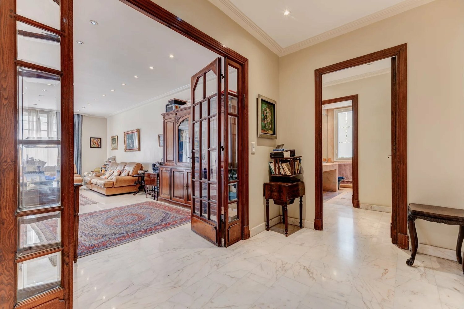 Property photo in Carre d'Or