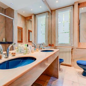 Property in Carre d'Or