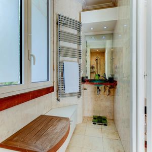 Property in Carre d'Or