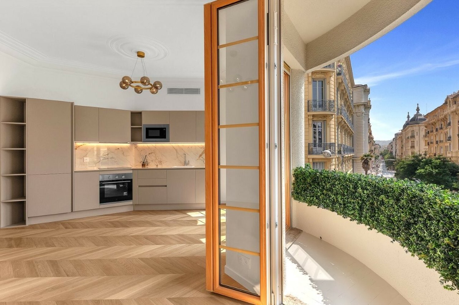 Property photo in Carre d'Or