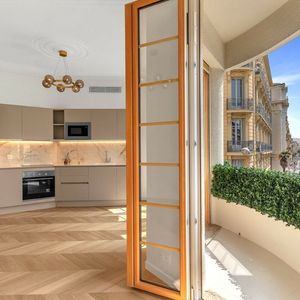 Property in Carre d'Or