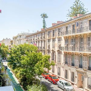 Property in Carre d'Or