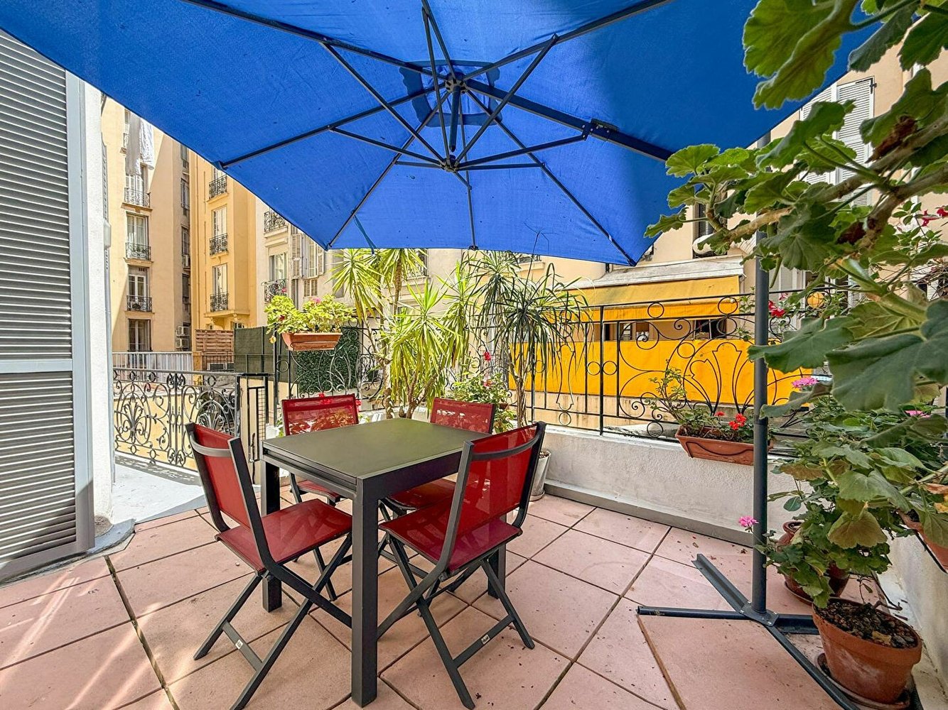 Property photo in Carre d'Or