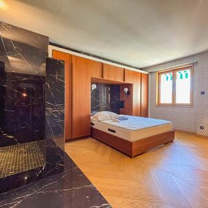 Property in Carre d'Or