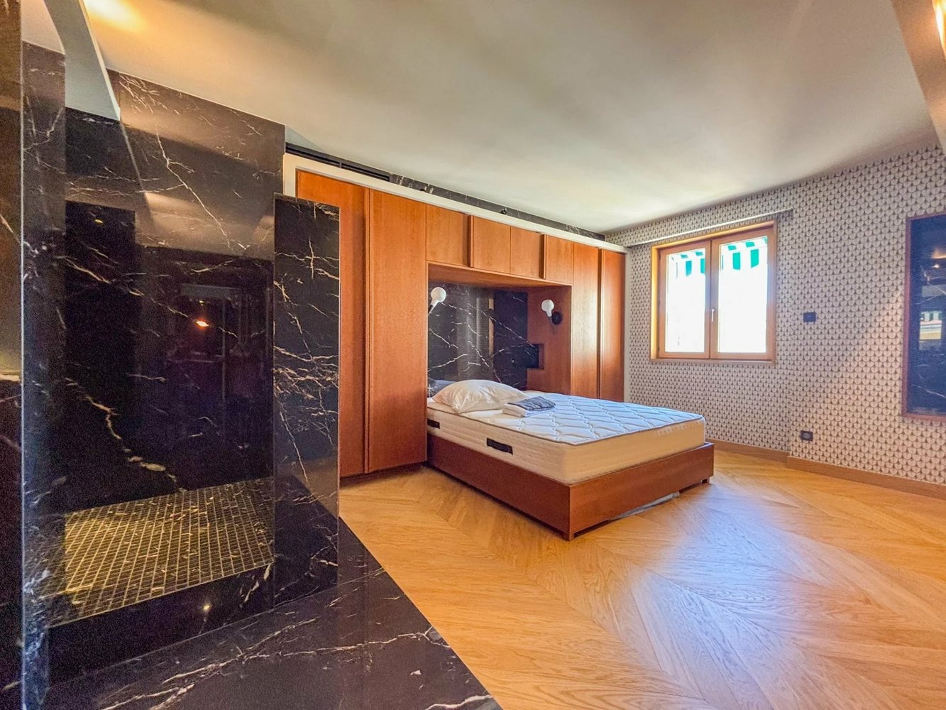 Property photo in Carre d'Or