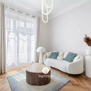 Property in Carre d'Or