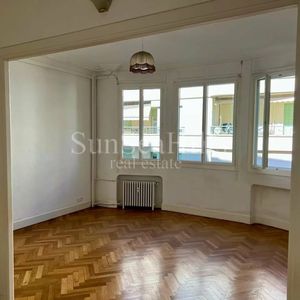 Property in Carre d'Or