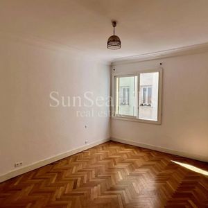 Property in Carre d'Or