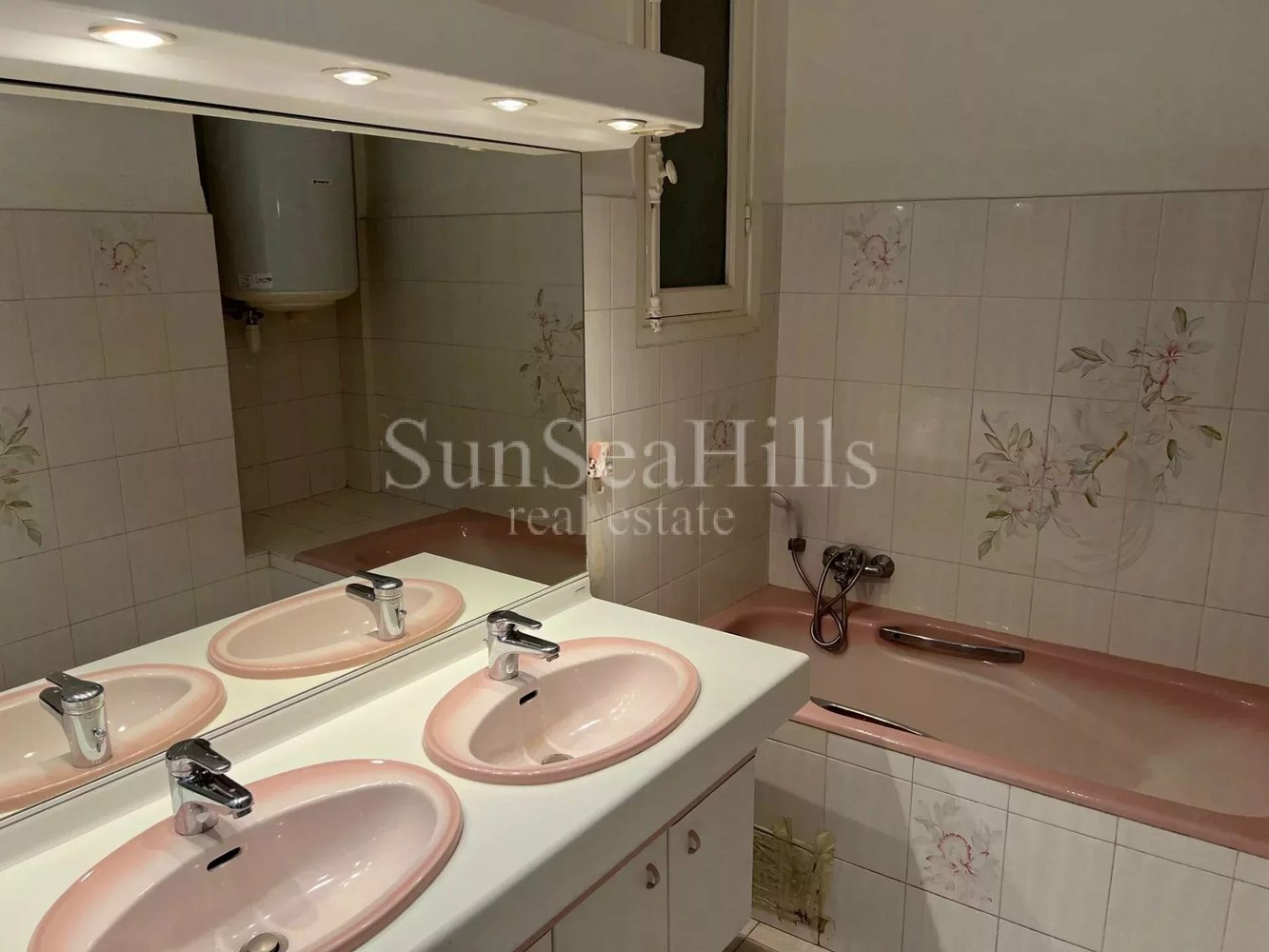 Property photo in Carre d'Or