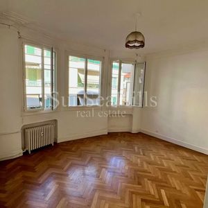 Property in Carre d'Or