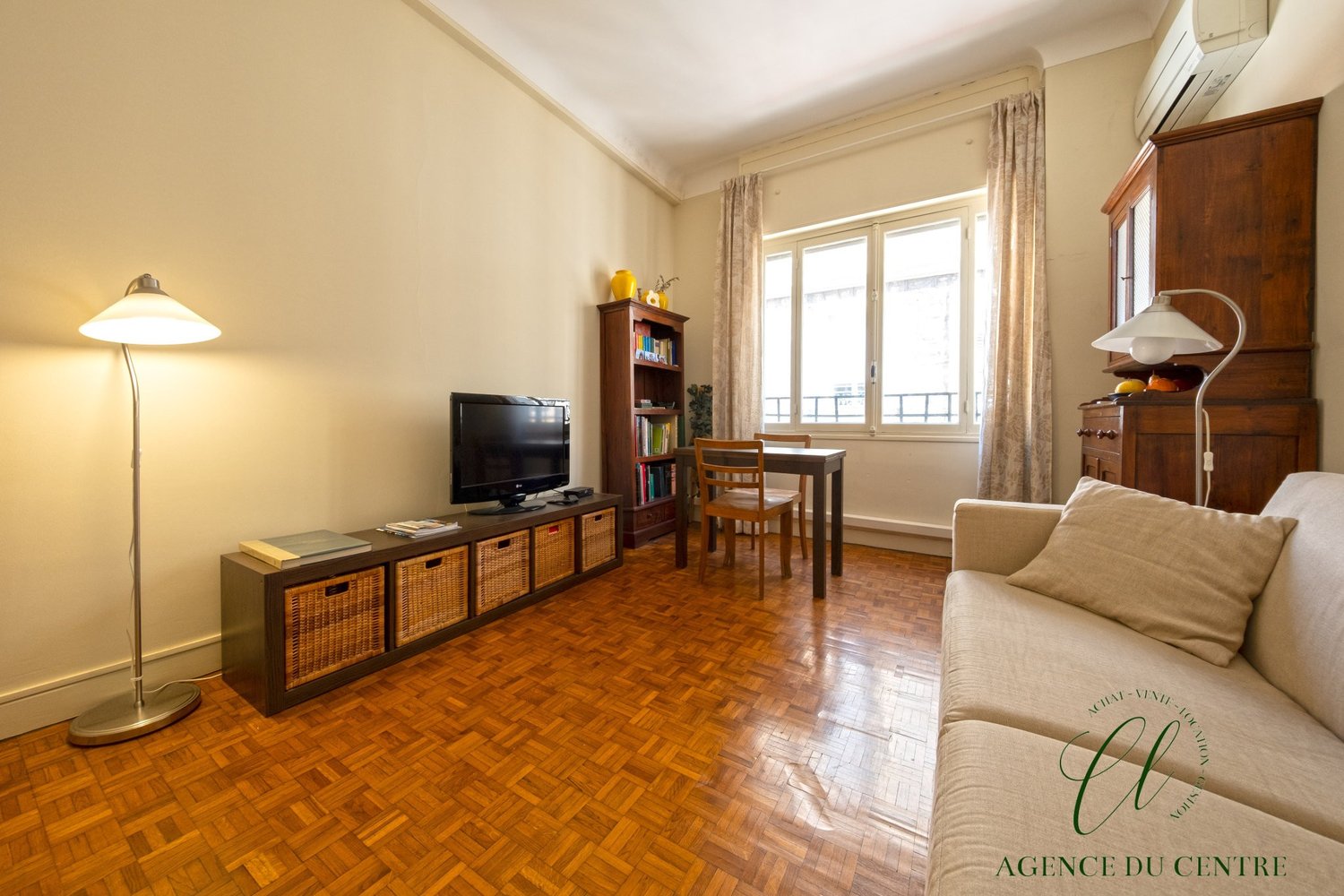 Property photo in Carre d'Or