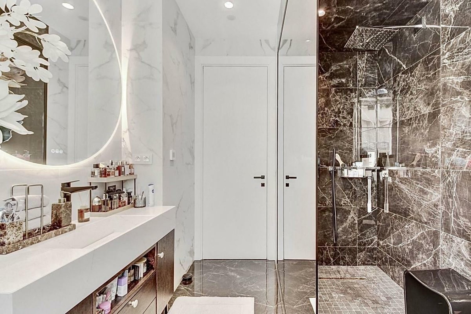 Property photo in Carre d'Or