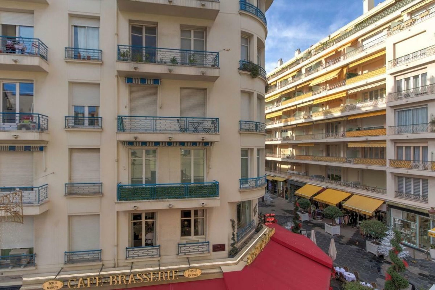 Property photo in Carre d'Or