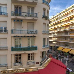 Property in Carre d'Or