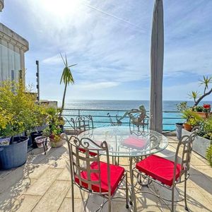 Property in Carre d'Or