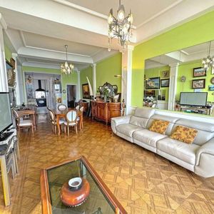 Property in Carre d'Or