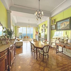 Property in Carre d'Or